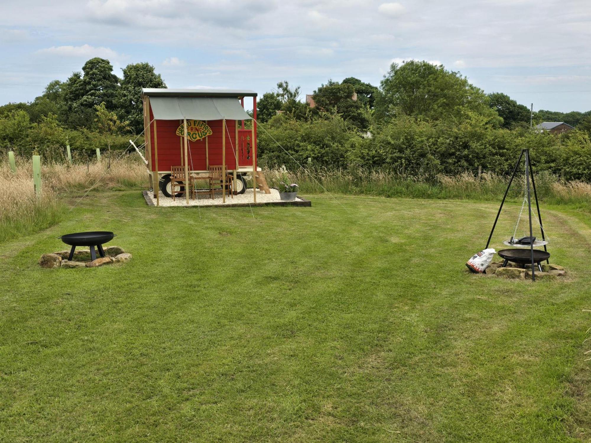 Restored Circus Wagon Солтбърн-бай-дъ-Сий Екстериор снимка