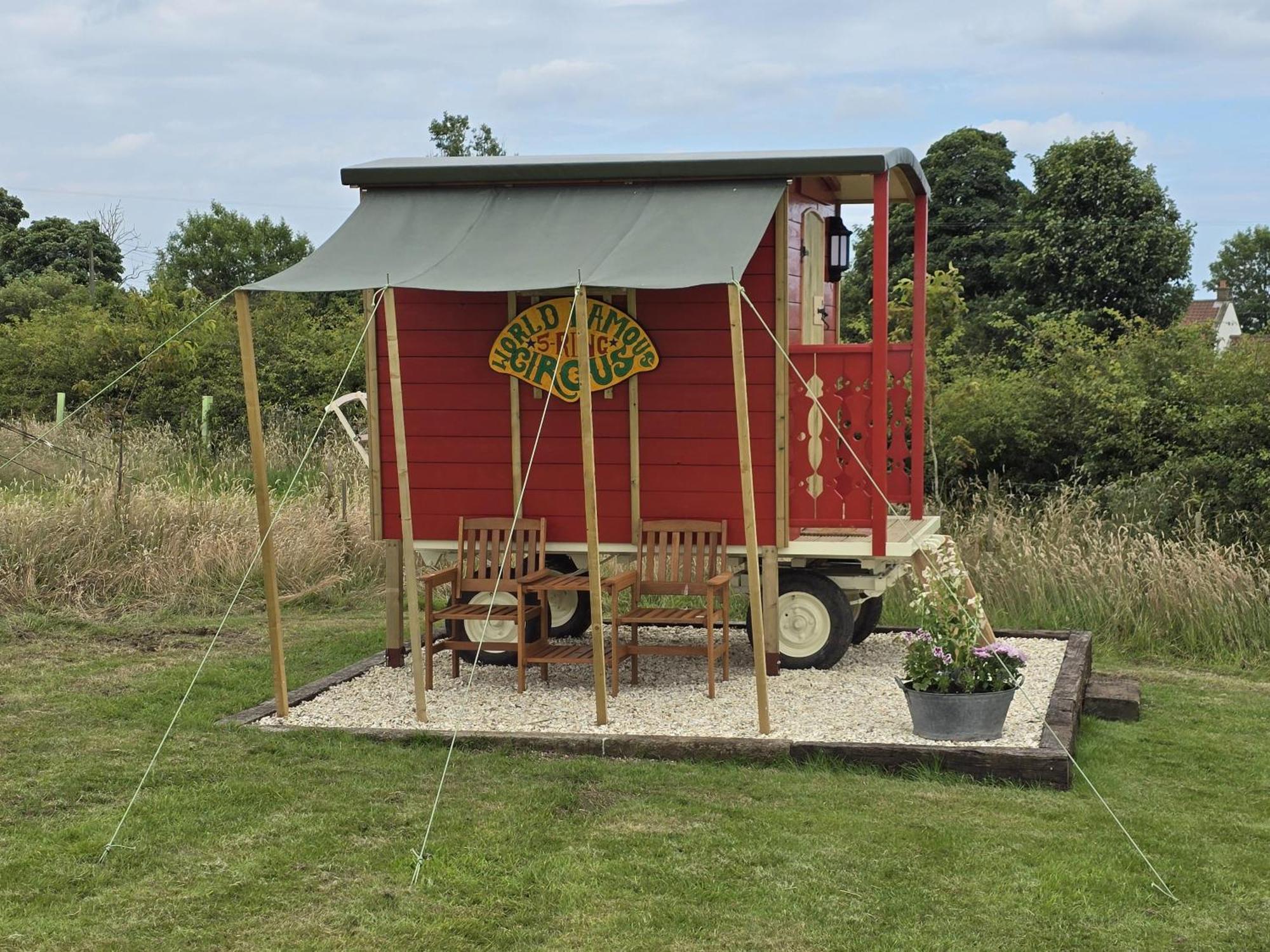 Restored Circus Wagon Солтбърн-бай-дъ-Сий Екстериор снимка